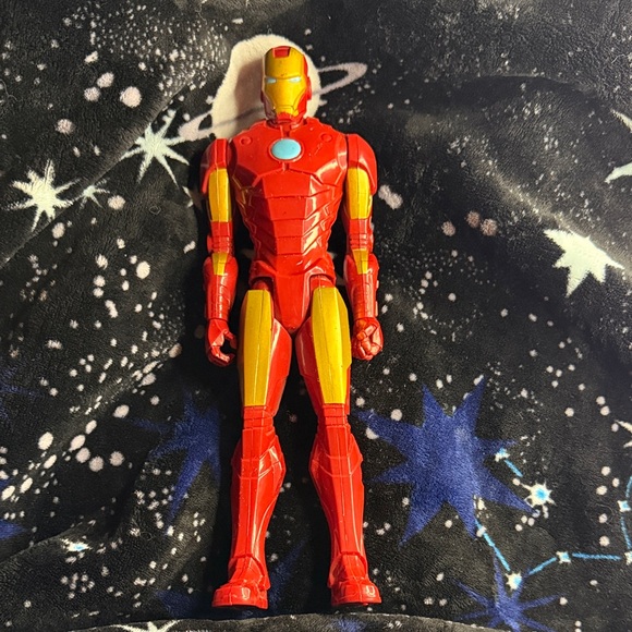 Marvel Avengers Titan Hero Series Iron Man Action Figure